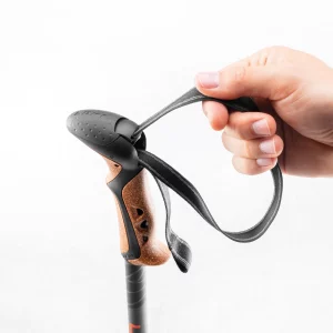 Griff mit Riffelung und Schlaufe